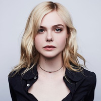 Elle Fanning tote bag #G2295652