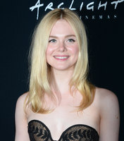 Elle Fanning mug #G2351588