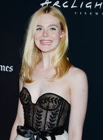 Elle Fanning mug #G2351609