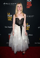 Elle Fanning tote bag #G2351635