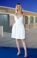 Elle Fanning tote bag #G2387020