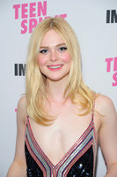 Elle Fanning mug #G2387066