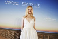 Elle Fanning tote bag #G2387083