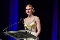 Elle Fanning longsleeve t-shirt #3769837