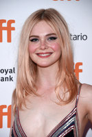 Elle Fanning mug #G2387109