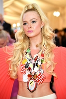 Elle Fanning longsleeve t-shirt #3836659