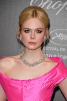 Elle Fanning longsleeve t-shirt #3836691
