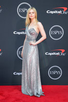 Elle Fanning longsleeve t-shirt #3853770