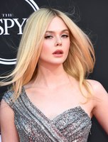 Elle Fanning mug #G2471027