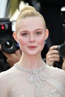 Elle Fanning mug #G2471033