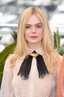 Elle Fanning mug #G2471064