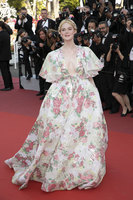 Elle Fanning Sweatshirt #3853831