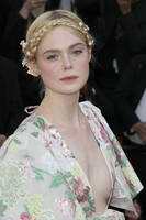 Elle Fanning tote bag #G2471088