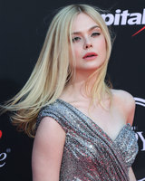 Elle Fanning mug #G2471097