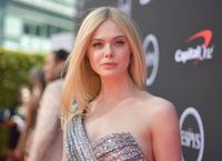 Elle Fanning tote bag #G2471106