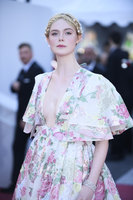 Elle Fanning longsleeve t-shirt #3853863