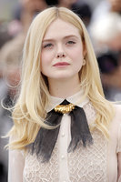 Elle Fanning Sweatshirt #3853896