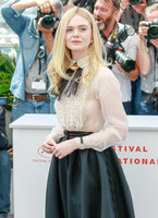 Elle Fanning mug #G2471157