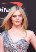 Elle Fanning tote bag #G2471194
