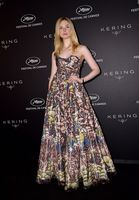 Elle Fanning tote bag #G2471209