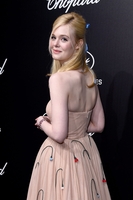 Elle Fanning Sweatshirt #3853991