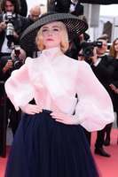 Elle Fanning Sweatshirt #3854015