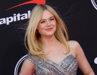 Elle Fanning mug #G2471275