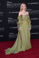 Elle Fanning tote bag #G2512911