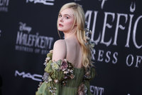 Elle Fanning longsleeve t-shirt #3895696