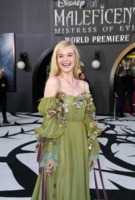 Elle Fanning Sweatshirt #3895699