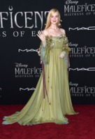 Elle Fanning hoodie #3895716