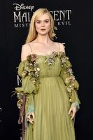 Elle Fanning mug #G2512975