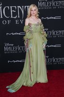 Elle Fanning hoodie #3895734