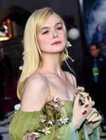 Elle Fanning tote bag #G2512992