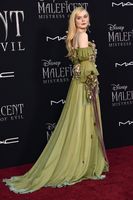 Elle Fanning Sweatshirt #3895751