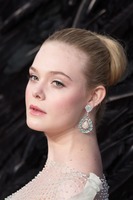 Elle Fanning longsleeve t-shirt #3895759