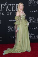 Elle Fanning tote bag #G2513035