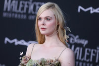 Elle Fanning mug #G2513043