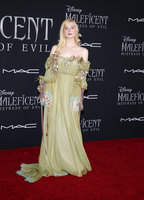 Elle Fanning mug #G2513049