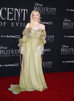 Elle Fanning mug #G2513063