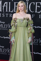 Elle Fanning mug #G2513065