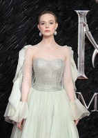 Elle Fanning longsleeve t-shirt #3895811