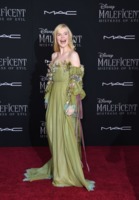 Elle Fanning longsleeve t-shirt #3895817