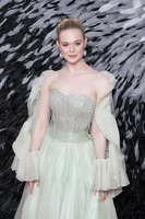 Elle Fanning Sweatshirt #3895829