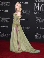 Elle Fanning hoodie #3895833