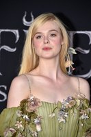 Elle Fanning t-shirt #3895842