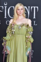 Elle Fanning t-shirt #3895845