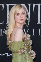 Elle Fanning tote bag #G2513103