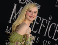 Elle Fanning t-shirt #3895855