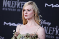 Elle Fanning tote bag #G2513112